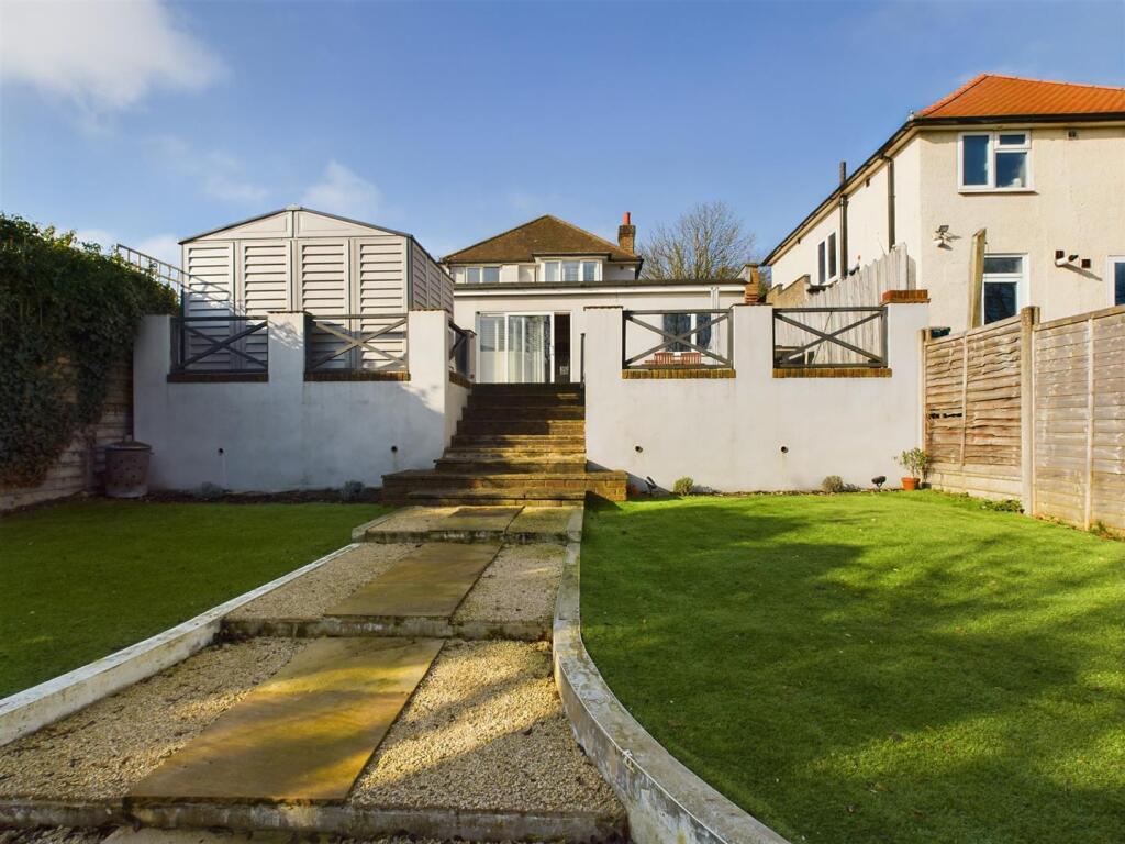 House in Coulsdon, Hooley - View 2
