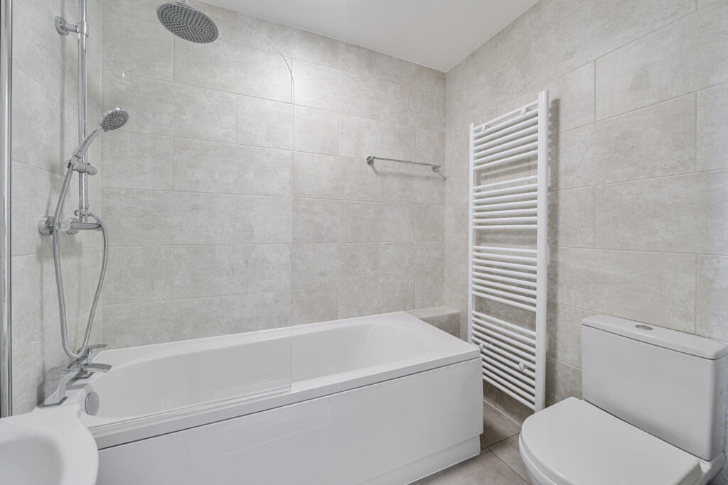 Ilderton Road, London photo 3