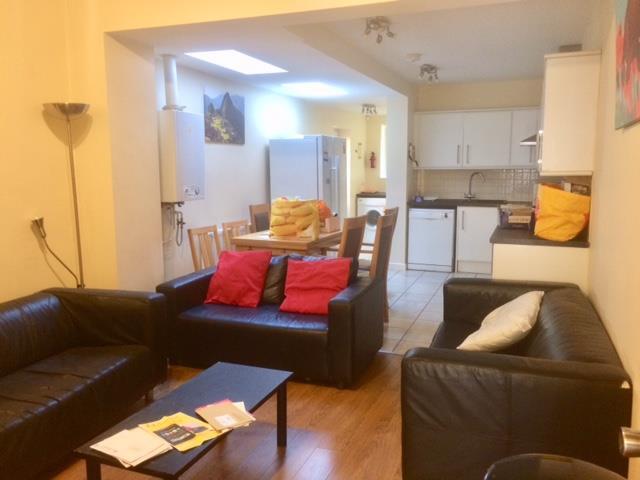 6 bedroom terraced house for rent
