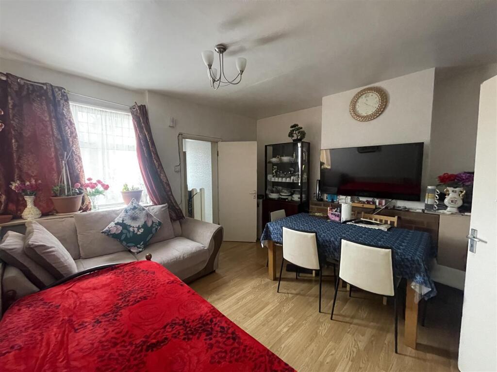 Apartment in London - View 3