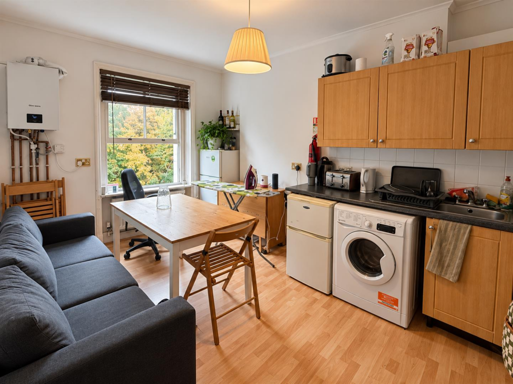 Apartment in London - View 3