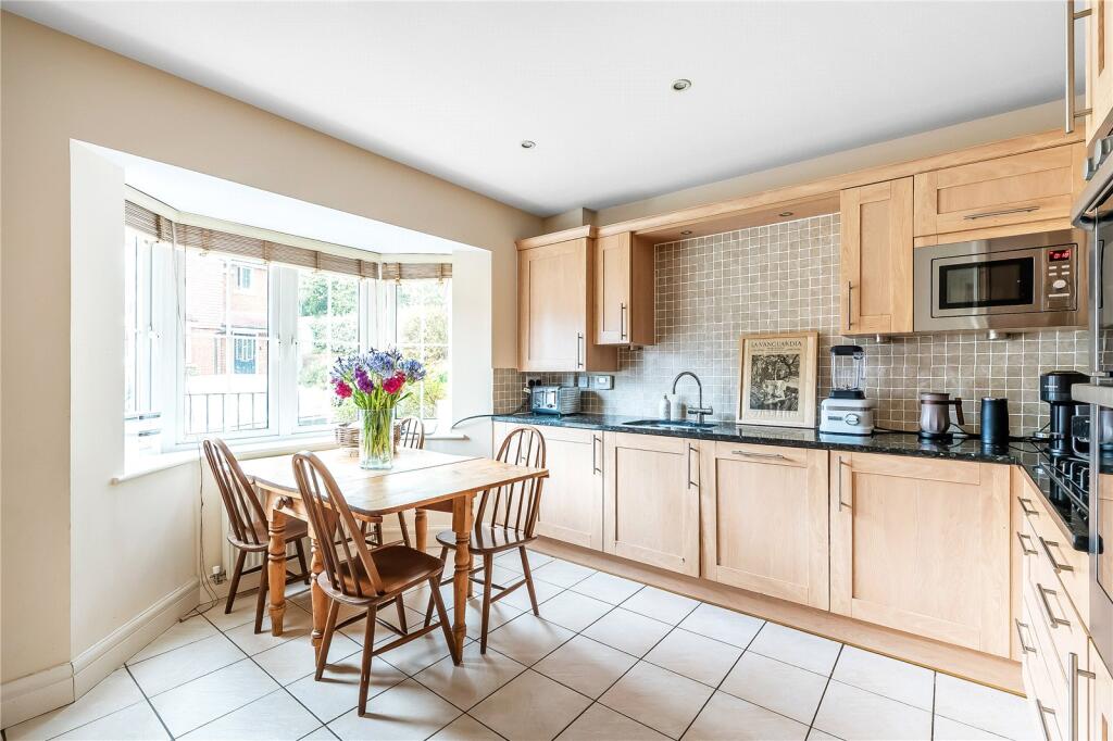 House in Tandridge, Limpsfield - More