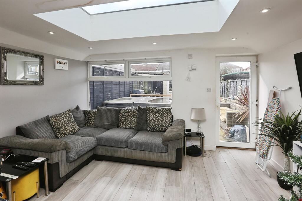 Grange Crescent, Gosport photo 3