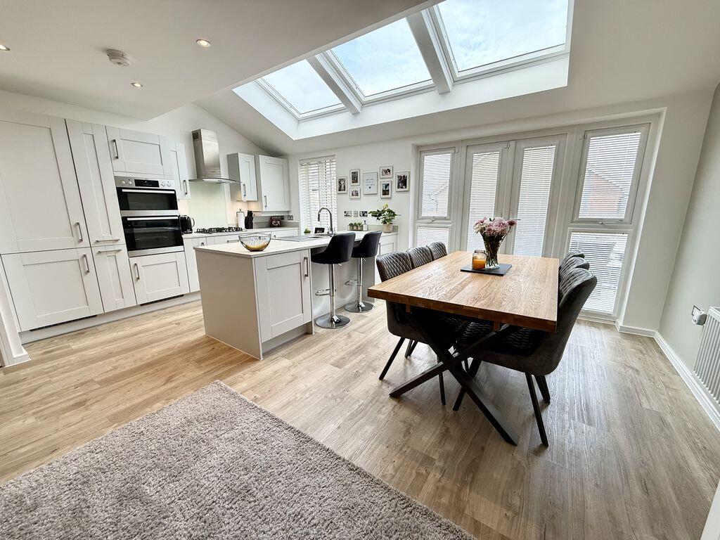 House in Luton - View 5