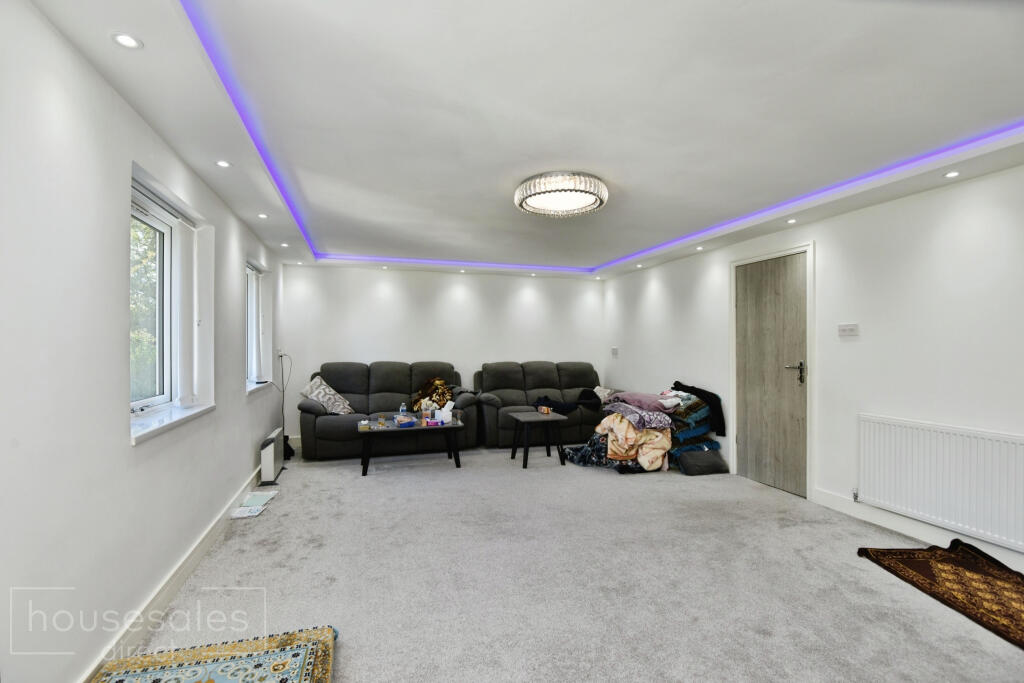 House in Stoke-on-Trent - More