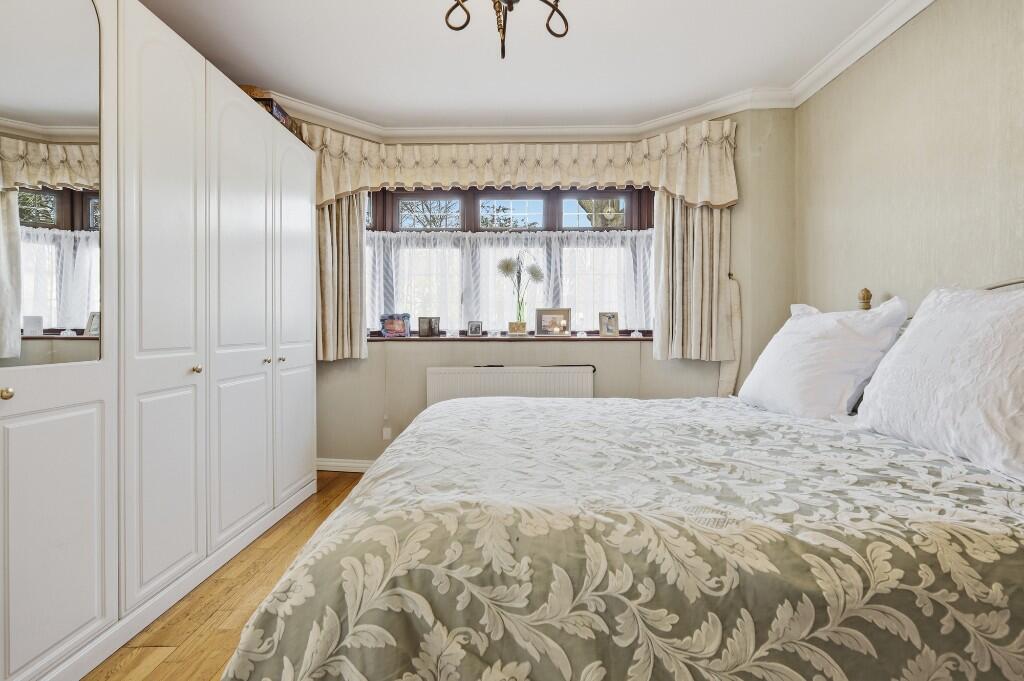 Brook Road, Romford, London, RM2 photo 3