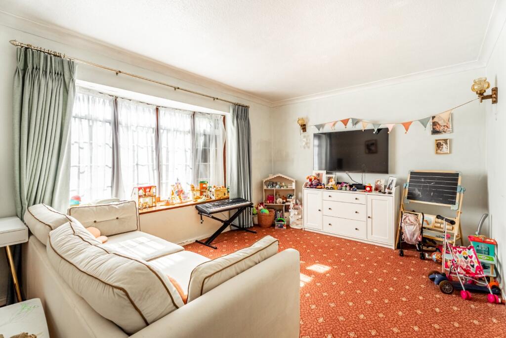 Abbey Avenue, St. Albans, Hertfordshire, AL3 - More