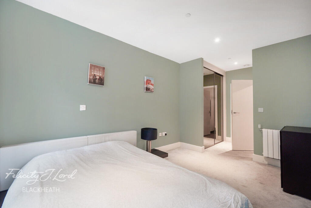 2-bed flat on 6 Plumstead Road, Woolwich, £400,000