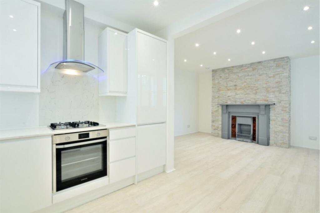 3 bedroom flat for rent