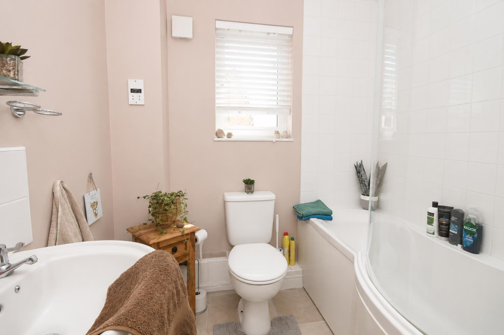 House in Broadland, Thorpe St Andrew - More