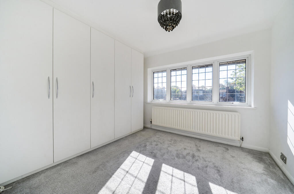 House in Old Windsor, Windsor and Maidenhead - More