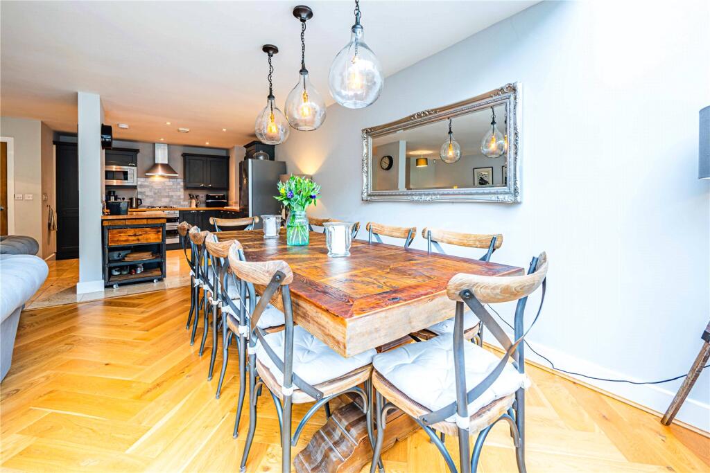 House in Dacorum, Chiltern Park, Berkhamsted - View 2