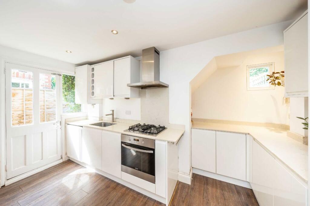 Apartment in London - View 5