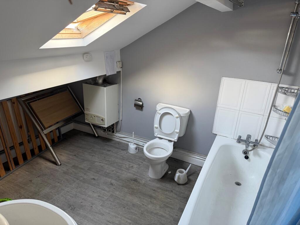 Apartment in Bradford - View 3