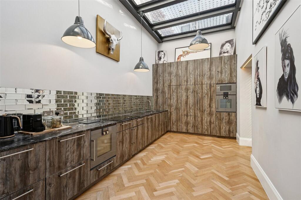 4 bedroom flat for rent