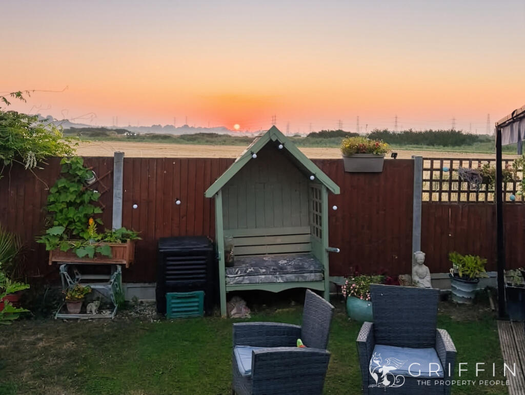 Galsworthy Road, Tilbury, RM18 photo 4