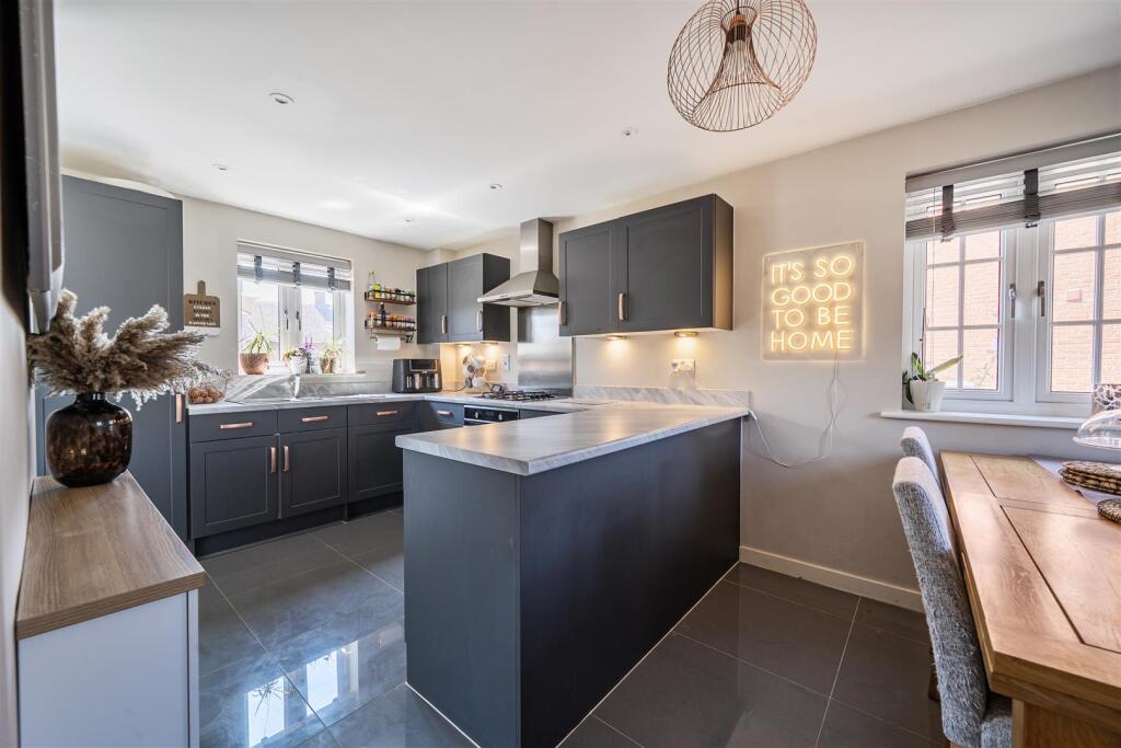 House in Towcester, West Northamptonshire - View 3