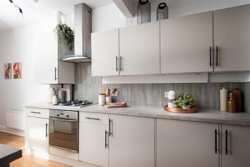 Apartment in Newcastle upon Tyne, Tyne and Wear - View 2