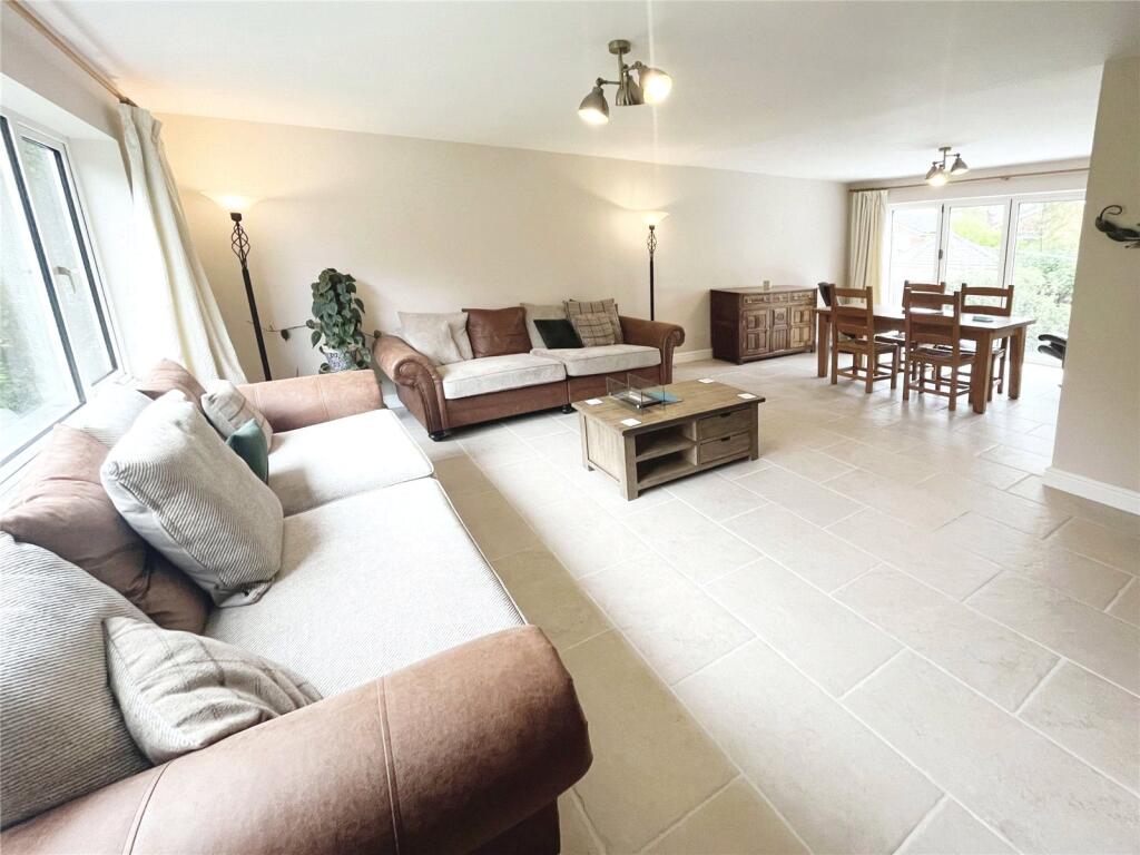 Berry Hedge Lane, Burton-on-Trent, Staffordshire, DE15 photo 3