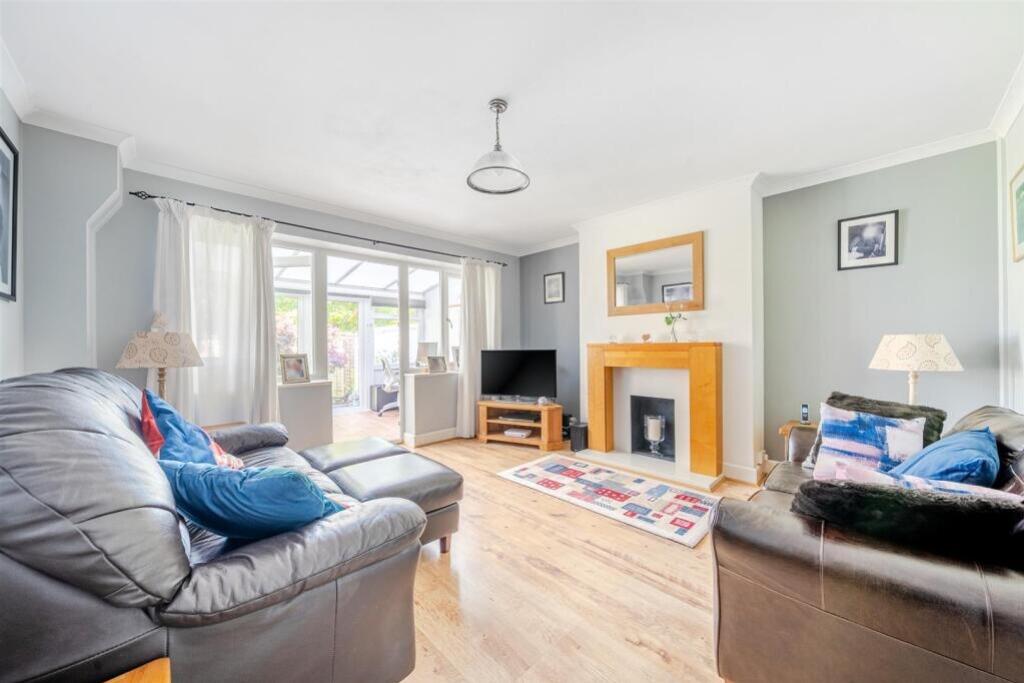 Apartment in Worthing, West Sussex - View 4