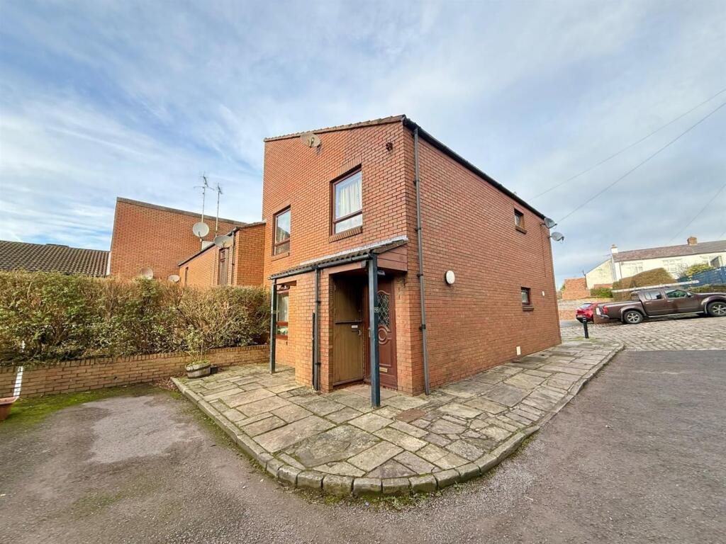 1-bed flat on Richmond Place, Macclesfield, £149,750