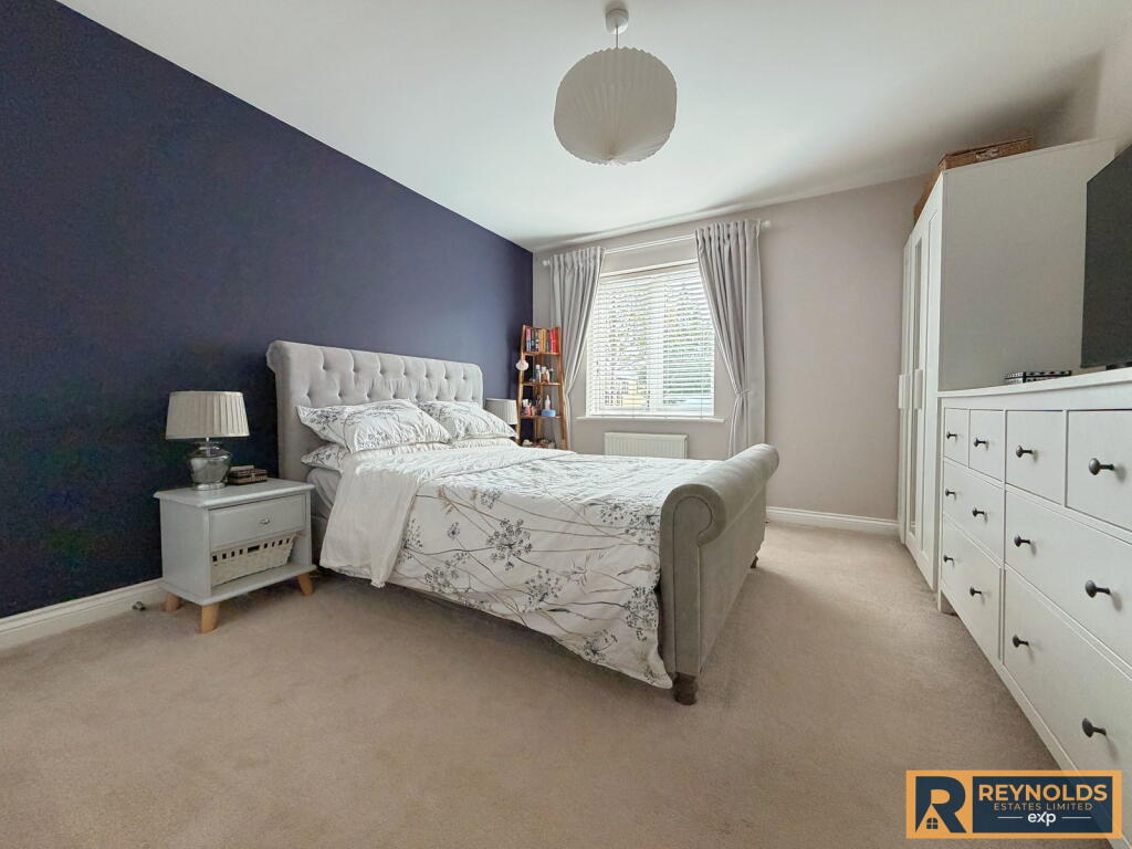 Apartment in Rochester - More