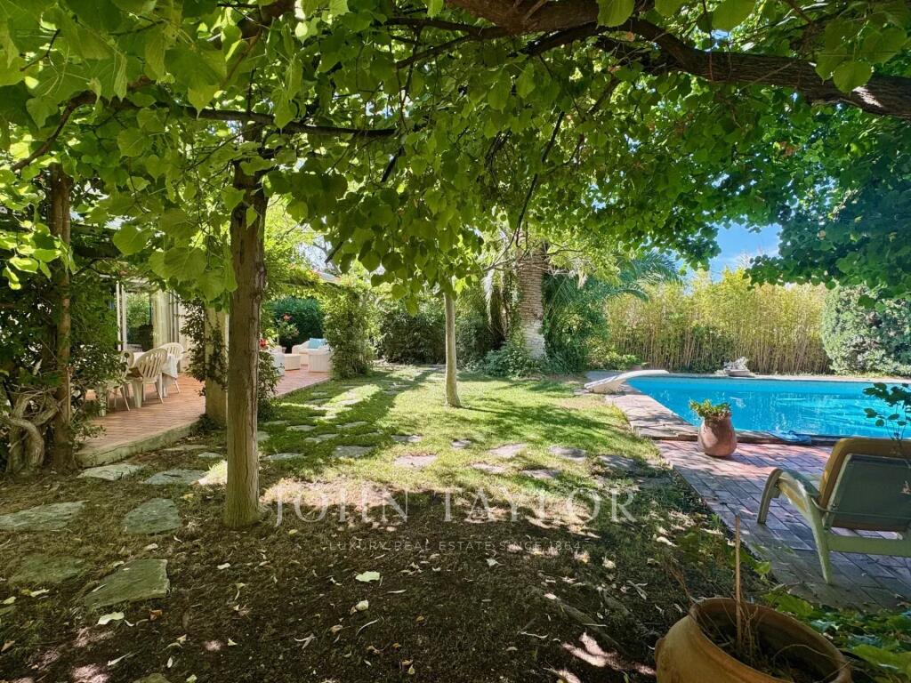 Main image of property: Provence-Alps-Cote d`Azur, Bouches-du-Rhône, La Ciotat