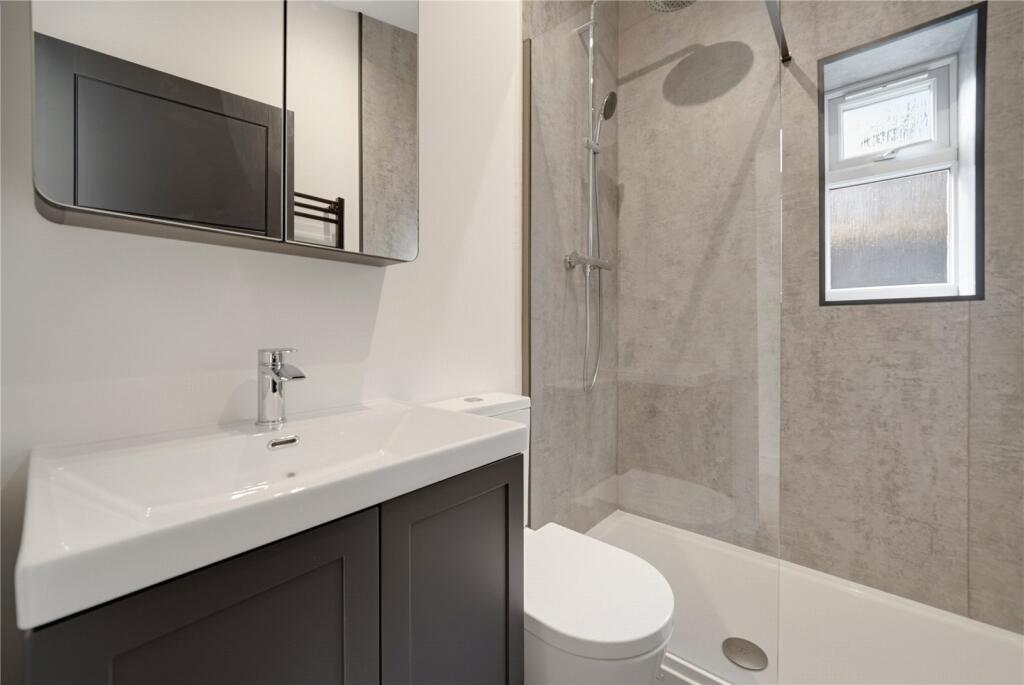 House in London - View 5