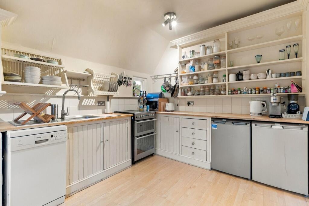 Apartment in London - View 3