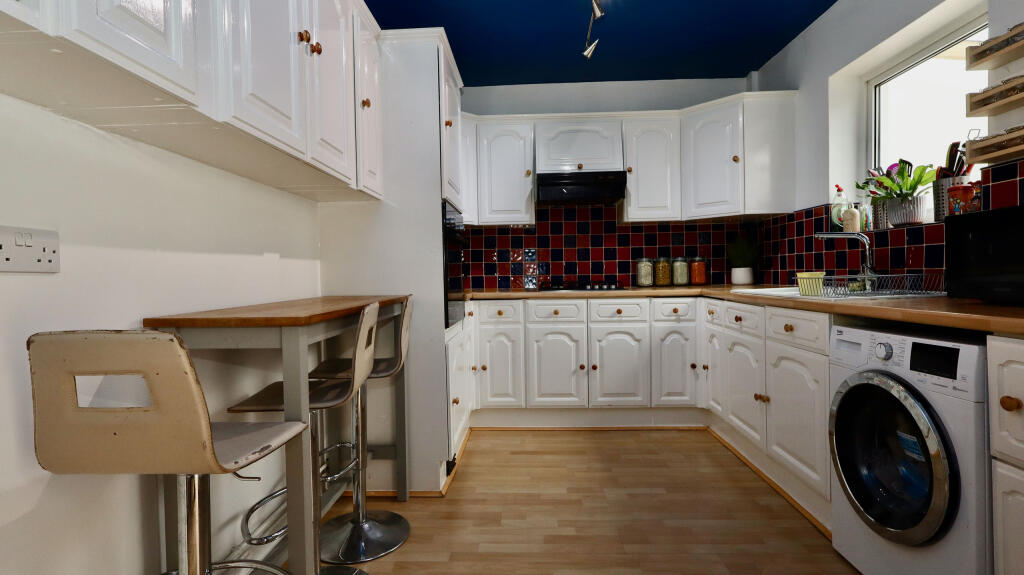 Additional image 3 of Bowyers Close, Glastonbury