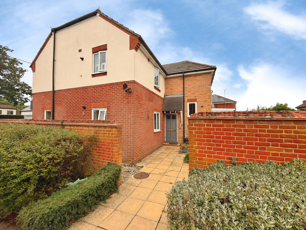 Apartment in Castle Point, Essex