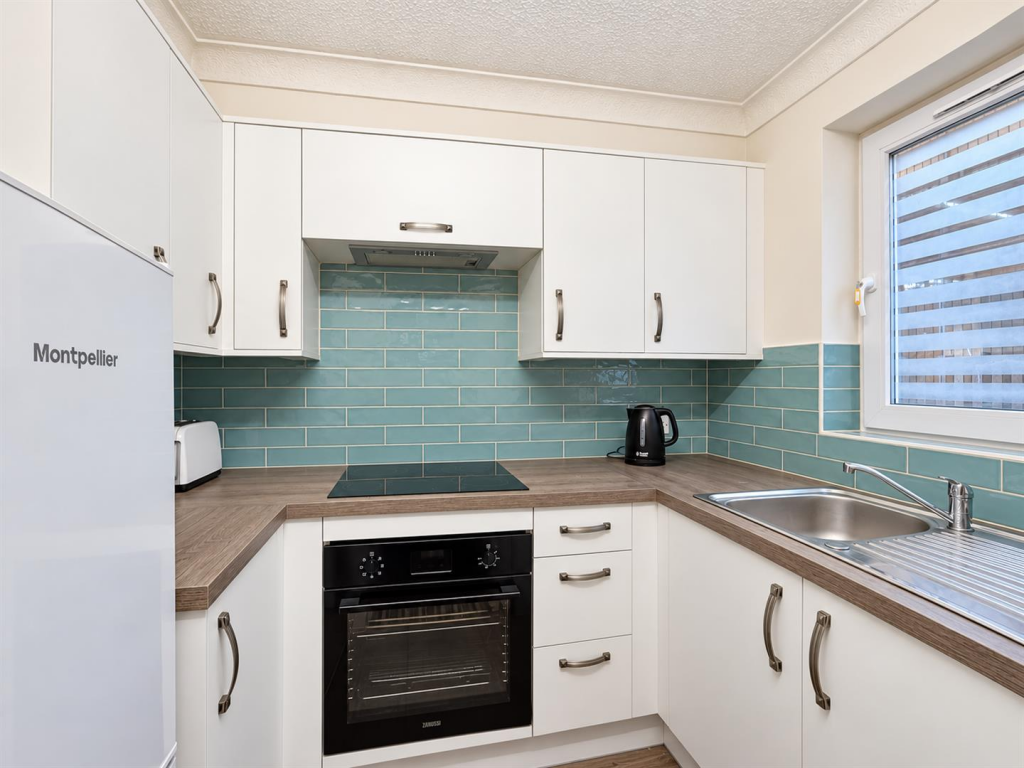 Apartment in Eastbourne, Little Chelsea, Upperton - View 3