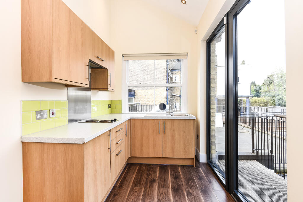 Main image of property: High Road, South Woodford, E18