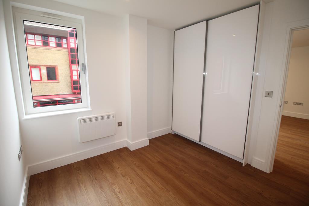 Apartment in Romford - View 4