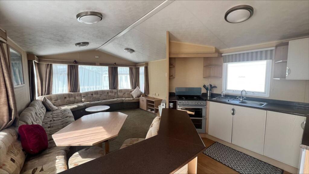 2-bed caravan on Seaton Road, Arbroath, DD11 5SZ, £19,995