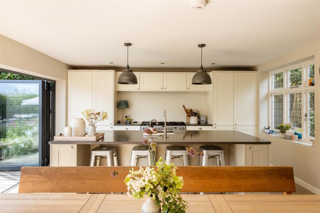 House in Redhill - View 5
