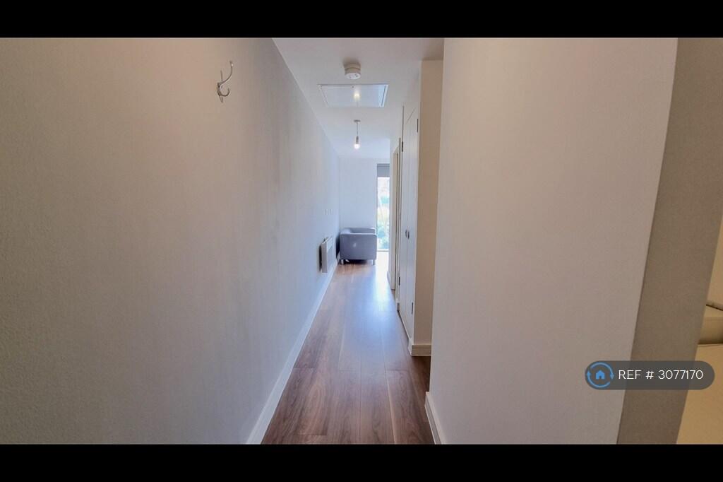 Apartment in Liverpool - More