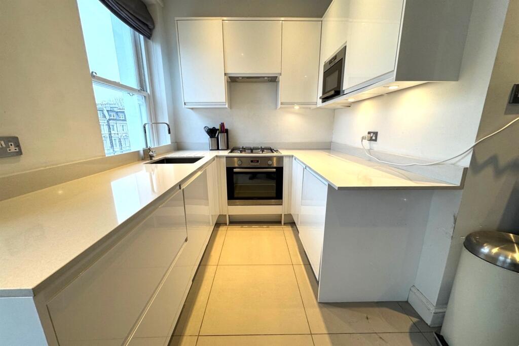 Apartment in London, Royal Borough of Kensington and Chelsea - View 2