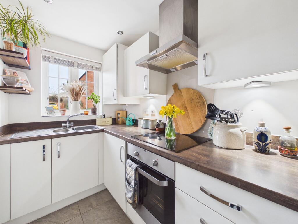 House in Towcester, West Northamptonshire - View 4