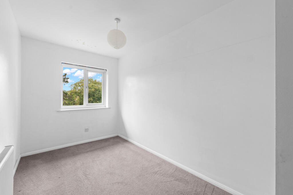 Apartment in Tandridge, Whyteleafe - More