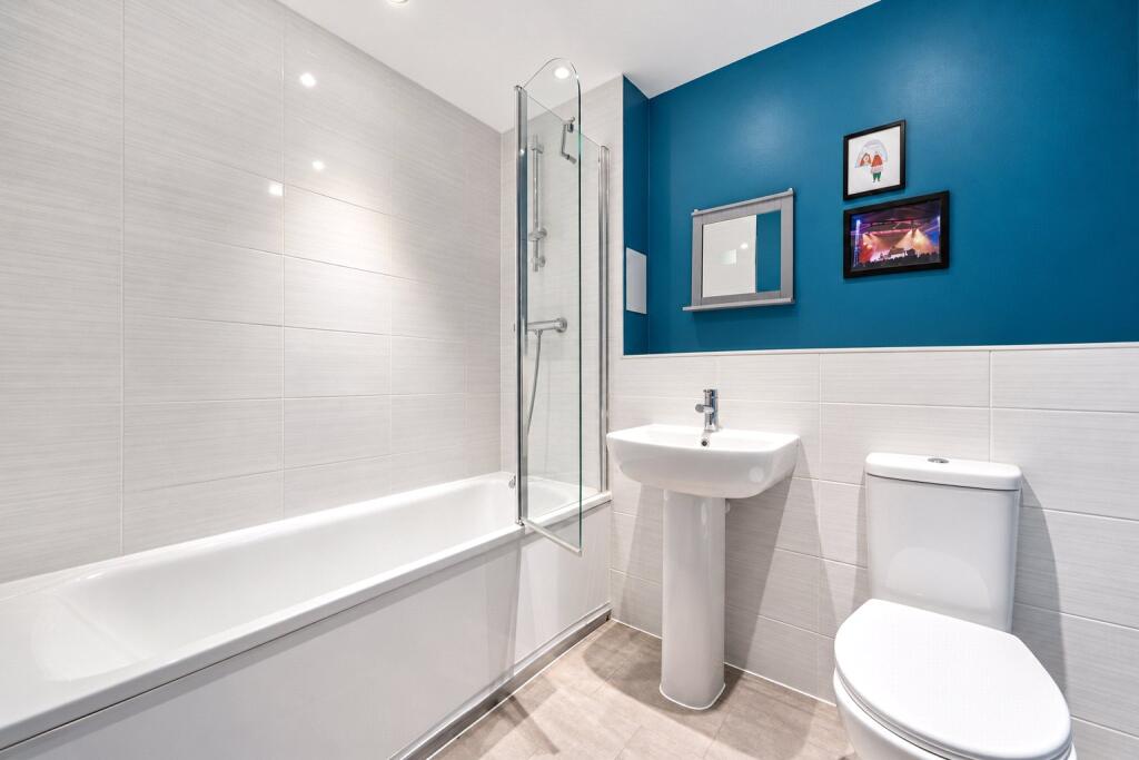 Apartment in Winchester, Knights Quarter, West Hill - More