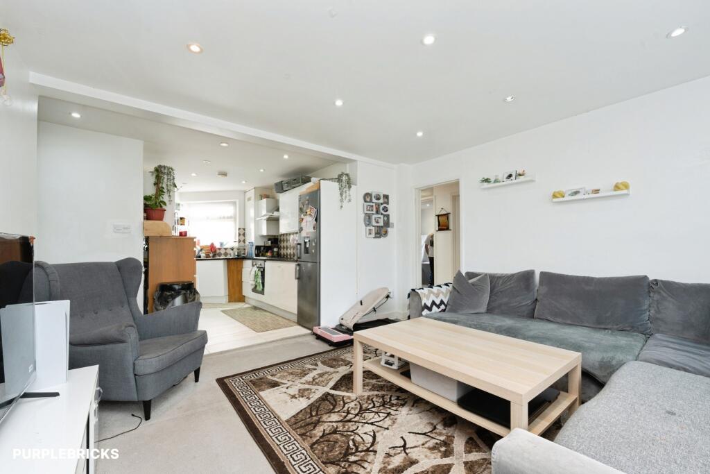 Apartment in Harrow - View 5
