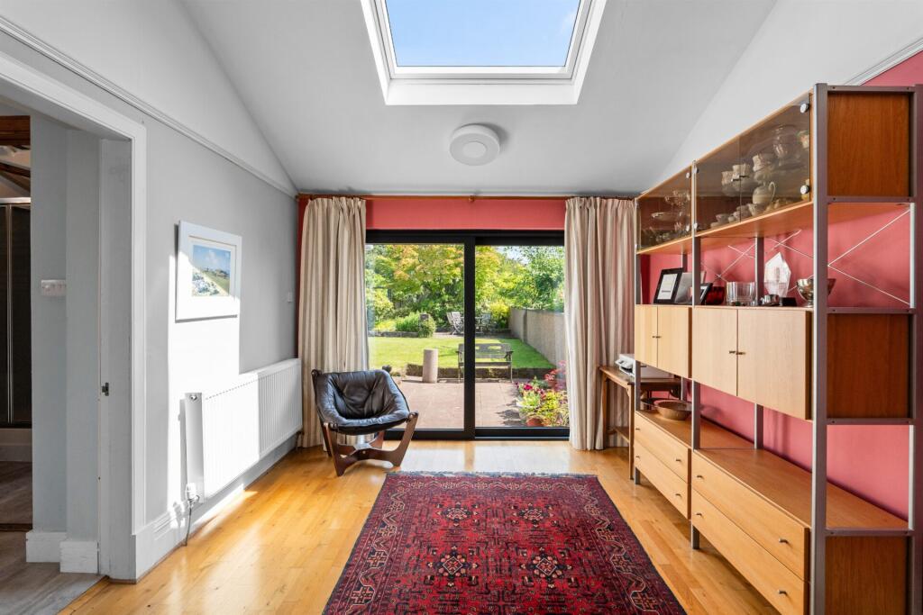 House in Glasgow - More