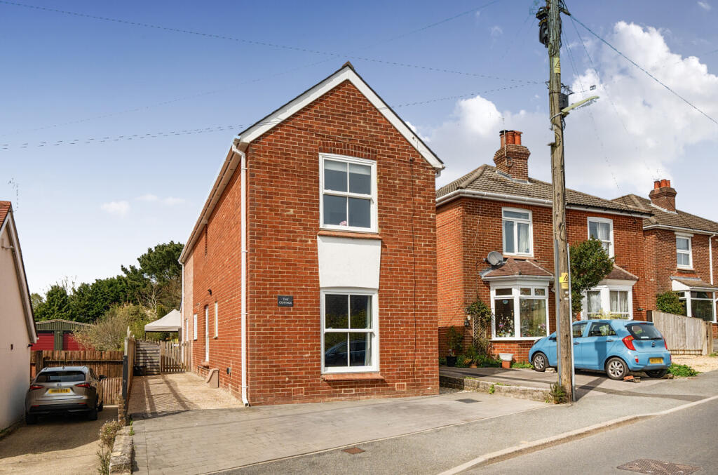 Main image of property: High Street, Shirrell Heath, Southampton, Hampshire, SO32