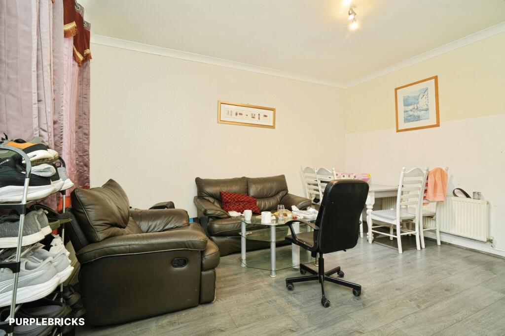 House in Oldham - View 4