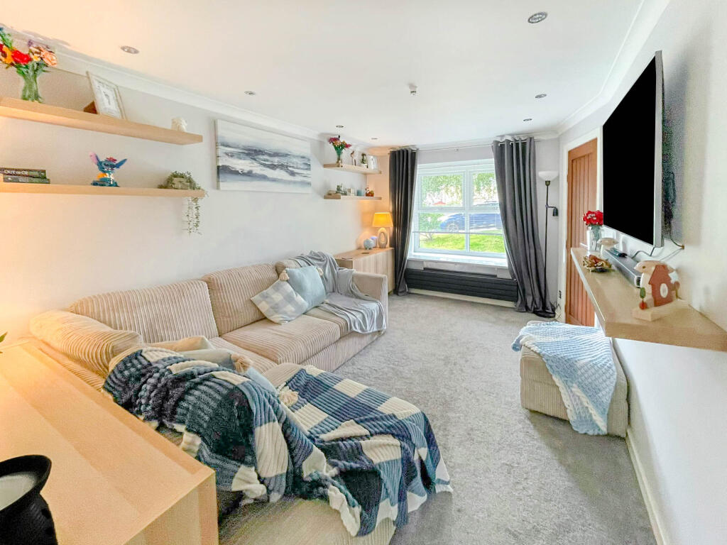 House in Huddersfield - View 5