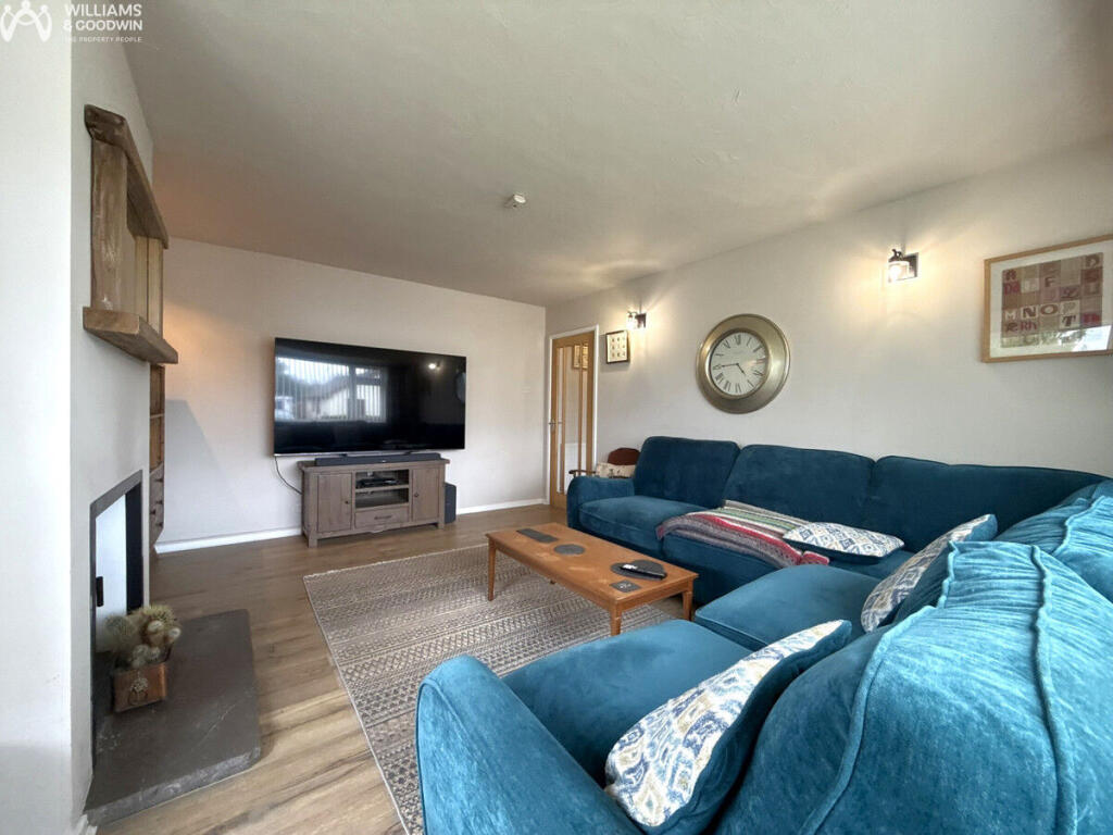 House in Dwyran, Llangeinwen, Rhosyr - More