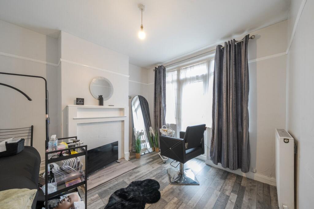 House in Bromley - View 3