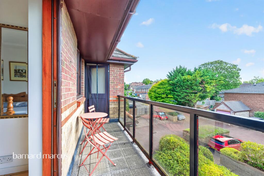 Apartment in Sutton - View 2