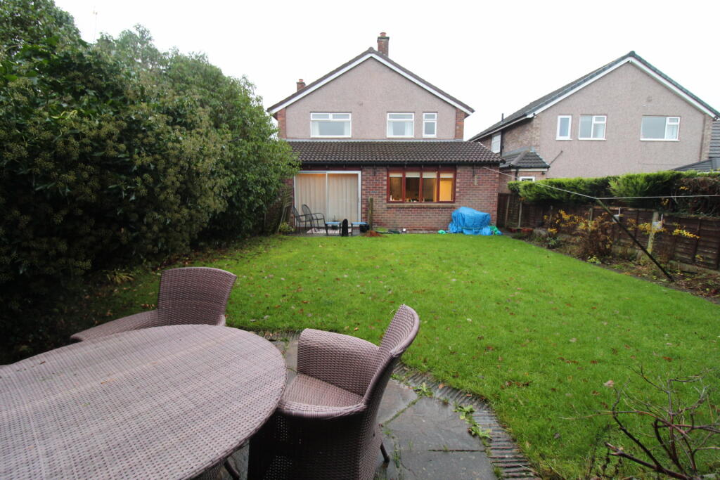 10, Walton Drive, Marple photo 3